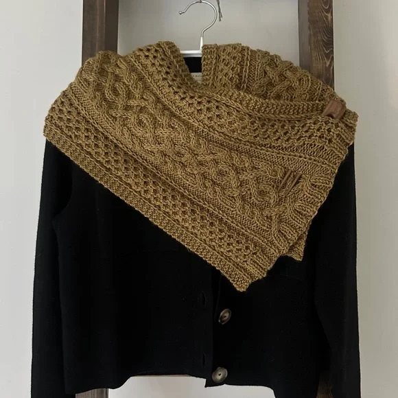 Handmade Cable Knit Wrap - Picture 2 of 8